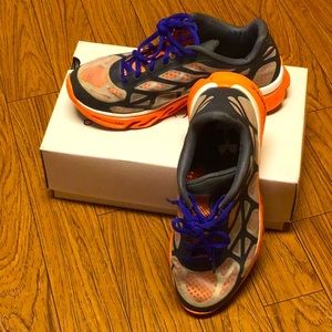 Last call!! Under amour orange size 6y